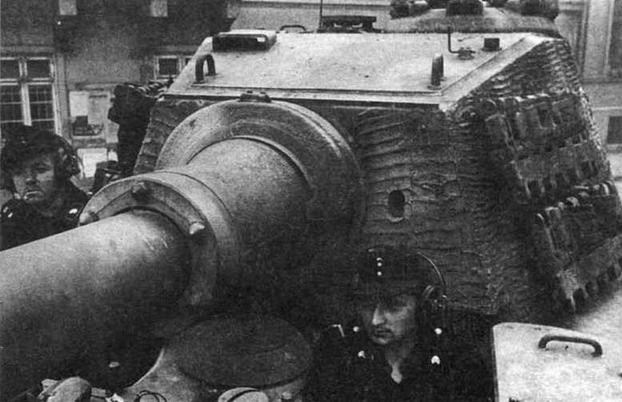 Иллюстрация к книге — Бронетанковая техника третьего рейха [img_52.jpg]