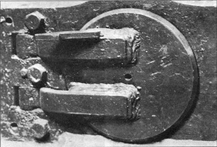 Иллюстрация к книге — Пехотный танк «Черчилль» [img_20.jpg]