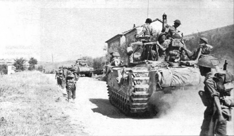 Иллюстрация к книге — Пехотный танк «Черчилль» [img_42.jpg]