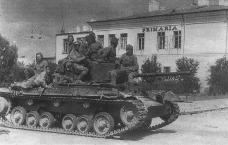 Иллюстрация к книге — Пехотный танк «Валентайн» [img_50.jpg]