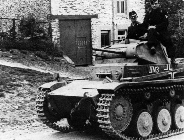 Иллюстрация к книге — Лёгкий танк Panzer II [i_007.jpg]