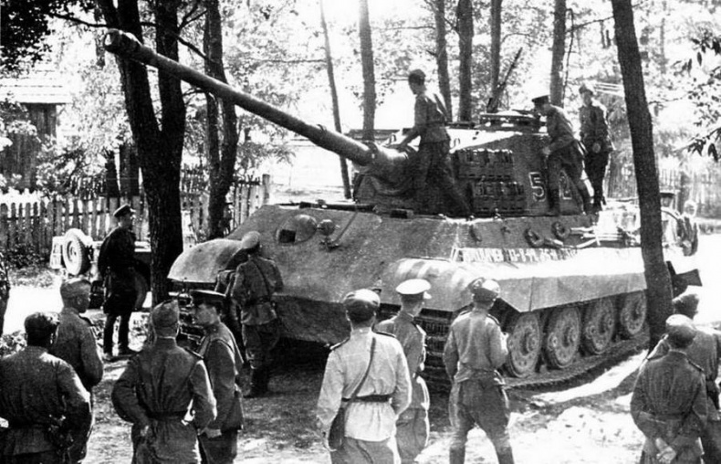 Иллюстрация к книге — Тяжелый танк «Королевский тигр» [img_38.jpg]