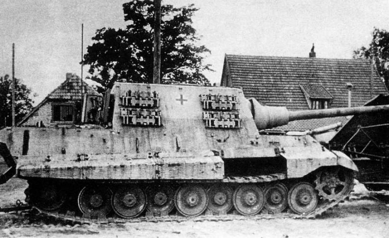 Иллюстрация к книге — Тяжелый танк «Королевский тигр» [img_56.jpg]
