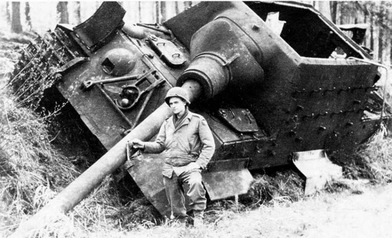 Иллюстрация к книге — Тяжелый танк «Королевский тигр» [img_61.jpg]