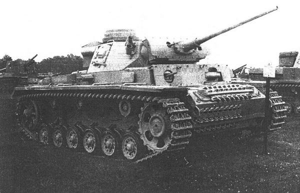 Иллюстрация к книге — Средний танк Panzer III [i_020.jpg]