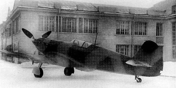 Иллюстрация к книге — Як-3. Истребитель «Победа» [i_001.jpg]