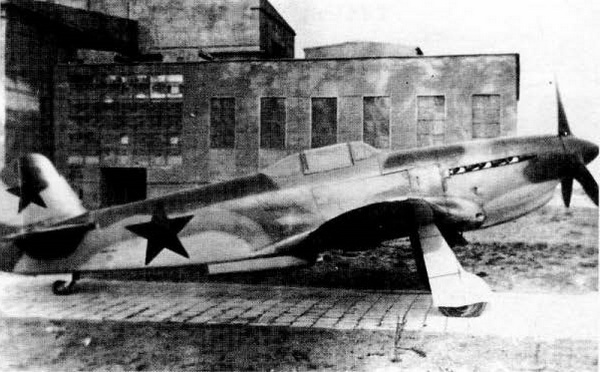 Иллюстрация к книге — Як-3. Истребитель «Победа» [i_003.jpg]