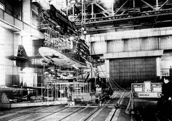 Иллюстрация к книге — Як-3. Истребитель «Победа» [i_099.jpg]