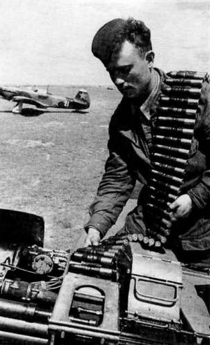 Иллюстрация к книге — Як-3. Истребитель «Победа» [i_119.jpg]