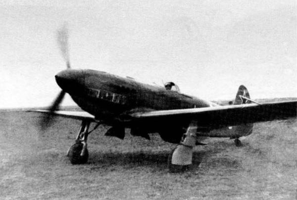 Иллюстрация к книге — Як-3. Истребитель «Победа» [i_128.jpg]