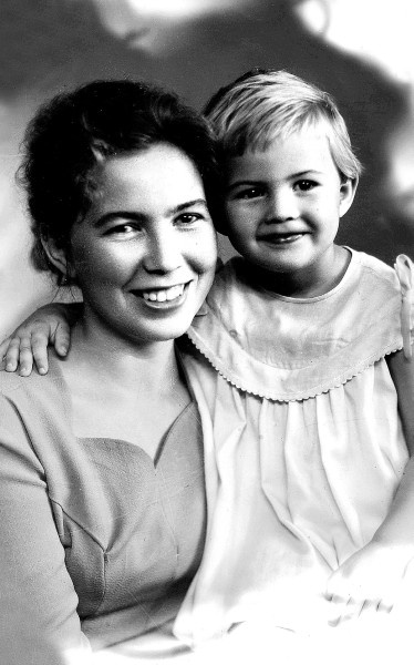 Иллюстрация к книге — Горбачев. Его жизнь и время [i_018.jpg]