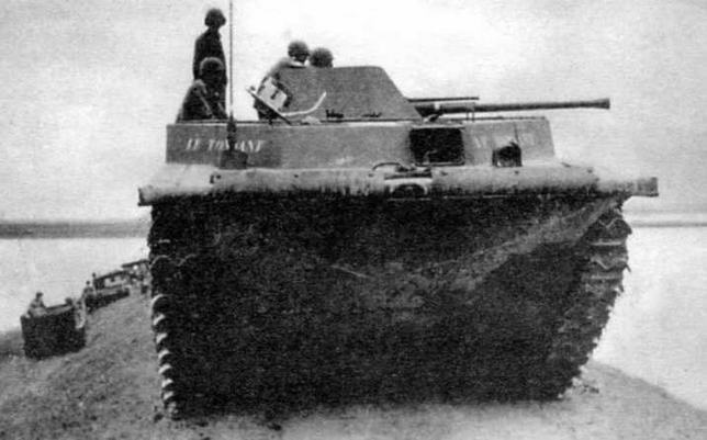 Иллюстрация к книге — Американские «аллигаторы». Гусеничные десантные машины LVT [img_66.jpg]