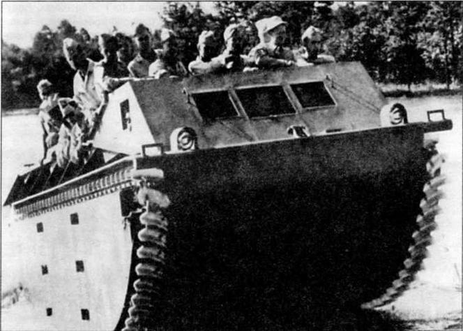 Иллюстрация к книге — Американские «аллигаторы». Гусеничные десантные машины LVT [img_9.jpg]