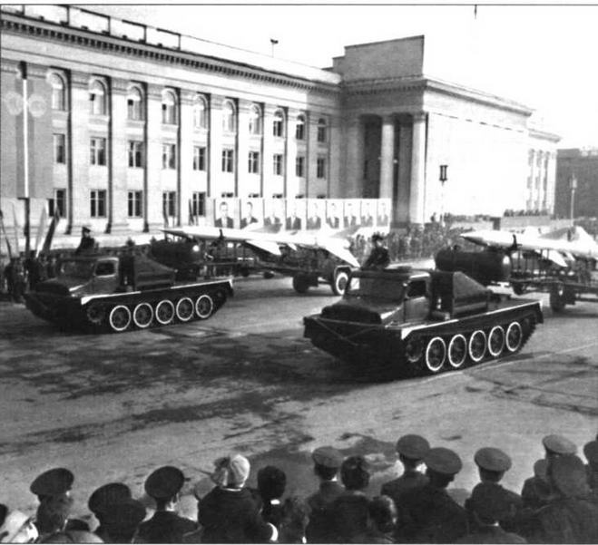 Иллюстрация к книге — Артиллерийские тягачи Советской Армии [img_34.jpg]