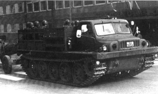 Иллюстрация к книге — Артиллерийские тягачи Советской Армии [img_38.jpg]