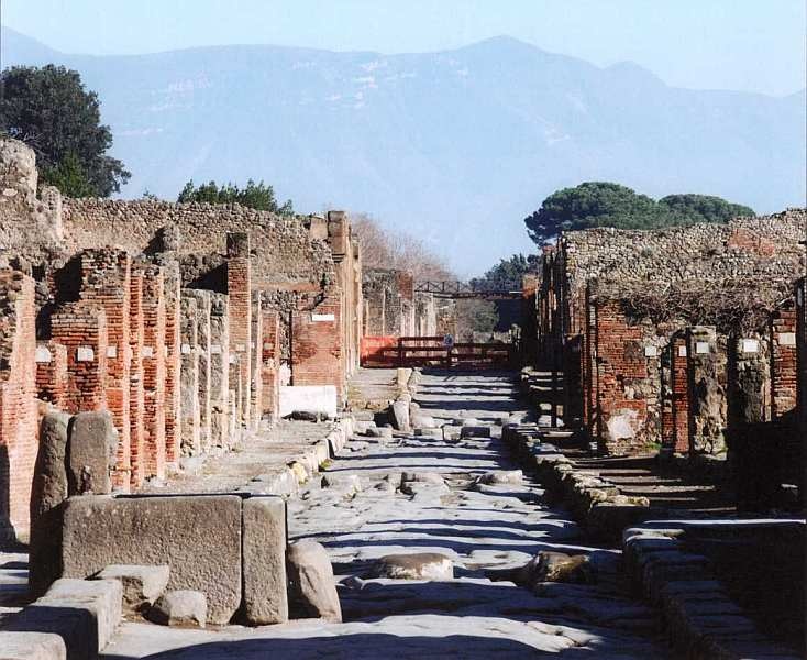 Иллюстрация к книге — Город-музей Помпеи [i_003.jpg]