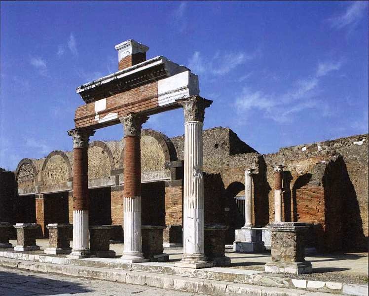 Иллюстрация к книге — Город-музей Помпеи [i_020.jpg]