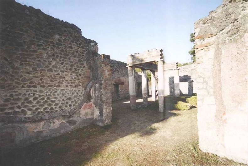 Иллюстрация к книге — Город-музей Помпеи [i_041.jpg]