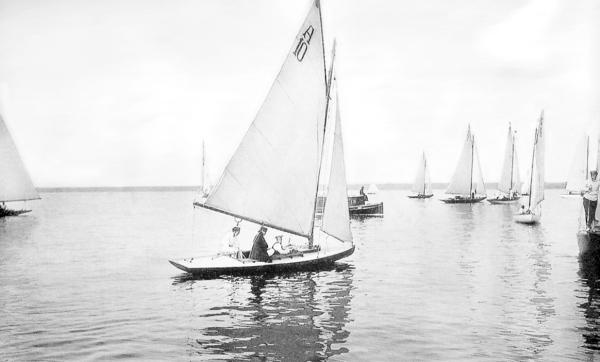 Иллюстрация к книге — Петербургские окрестности. Быт и нравы начала ХХ века [_135.jpg]