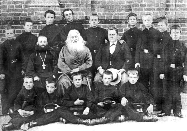 Иллюстрация к книге — Петербургские окрестности. Быт и нравы начала ХХ века [_171.jpg]