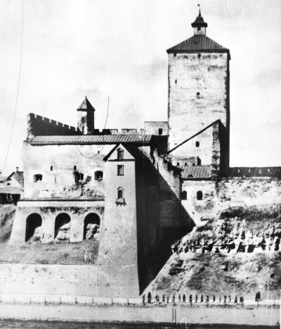 Иллюстрация к книге — Петербургские окрестности. Быт и нравы начала ХХ века [_75.jpg]