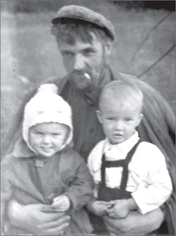 Иллюстрация к книге — Вокруг Петербурга. Заметки наблюдателя [i_159.jpg]