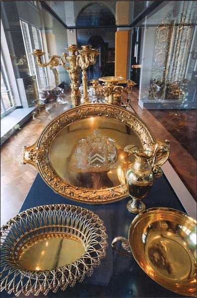 Иллюстрация к книге — Музей Виктории и Альберта Лондон [i_004.jpg]