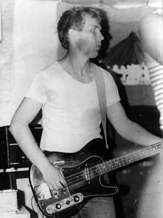 Иллюстрация к книге — «Агата Кристи». Чёрные сказки белой зимы [i_023.jpg]