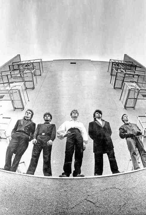 Иллюстрация к книге — «Агата Кристи». Чёрные сказки белой зимы [i_048.jpg]