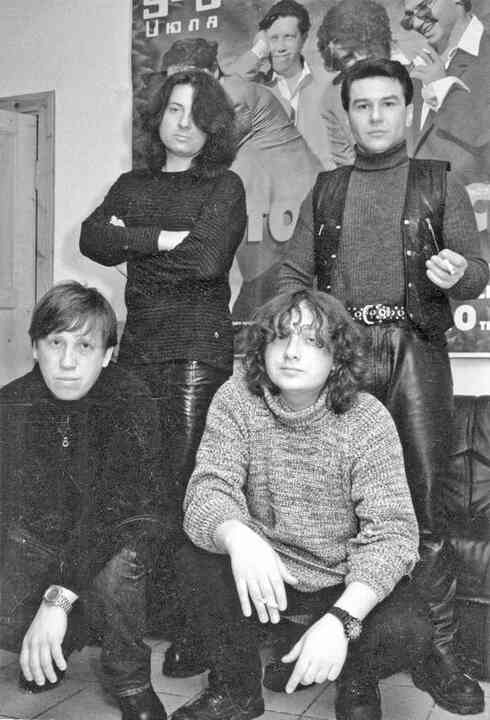 Иллюстрация к книге — «Агата Кристи». Чёрные сказки белой зимы [i_077.jpg]