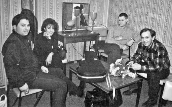 Иллюстрация к книге — «Агата Кристи». Чёрные сказки белой зимы [i_093.jpg]