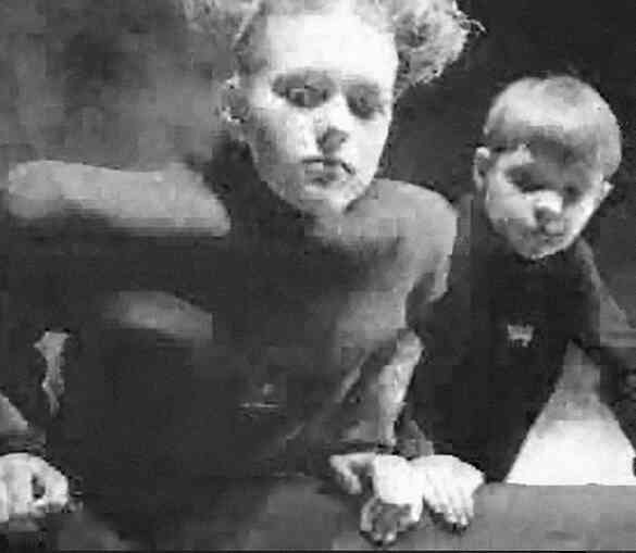 Иллюстрация к книге — «Агата Кристи». Чёрные сказки белой зимы [i_119.jpg]