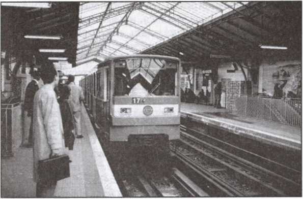 Иллюстрация к книге — Блистательный Париж. История. Легенды. Предания [i_025.jpg]