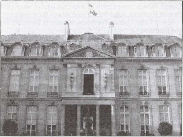 Иллюстрация к книге — Блистательный Париж. История. Легенды. Предания [i_033.jpg]