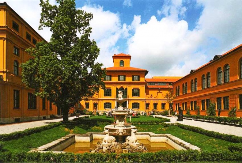 Иллюстрация к книге — Галерея Ленбаххаус Мюнхен [i_001.jpg]