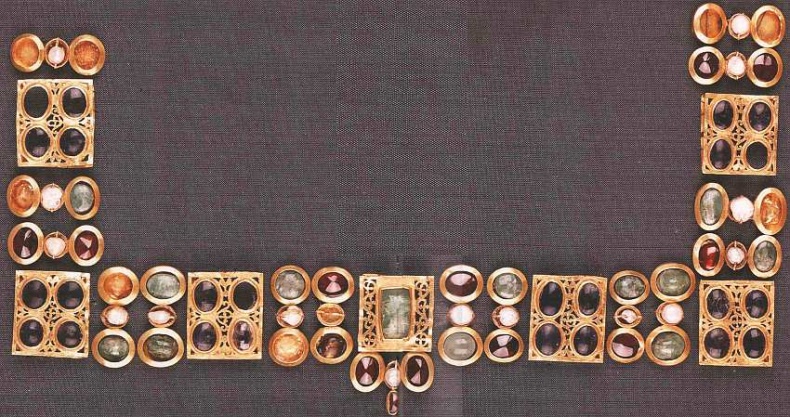 Иллюстрация к книге — Музей кикладского искусства Афины [i_079.jpg]