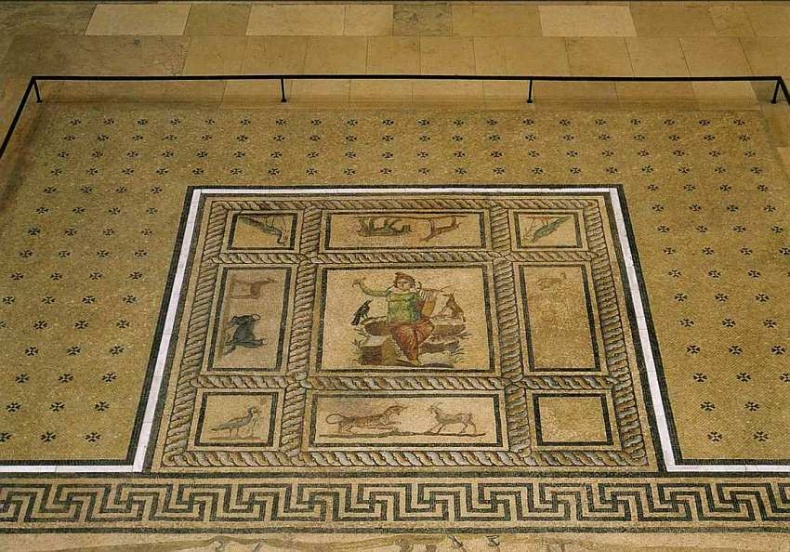 Иллюстрация к книге — Пергамский музей Берлин [i_035.jpg]