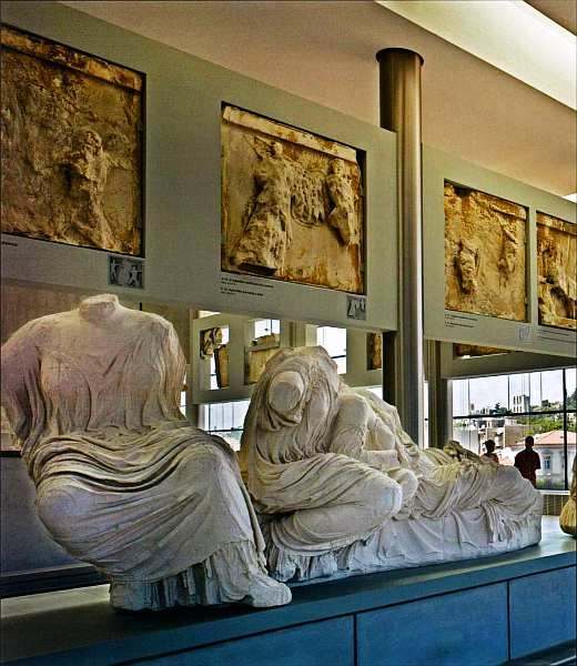 Иллюстрация к книге — Музей Акрополя [i_003.jpg]