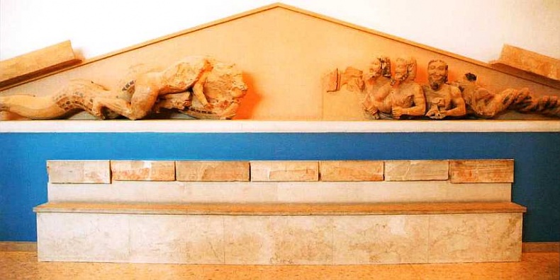 Иллюстрация к книге — Музей Акрополя [i_011.jpg]