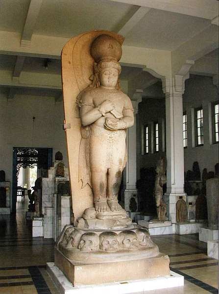 Иллюстрация к книге — Национальный музей Джакарта. [i_002.jpg]