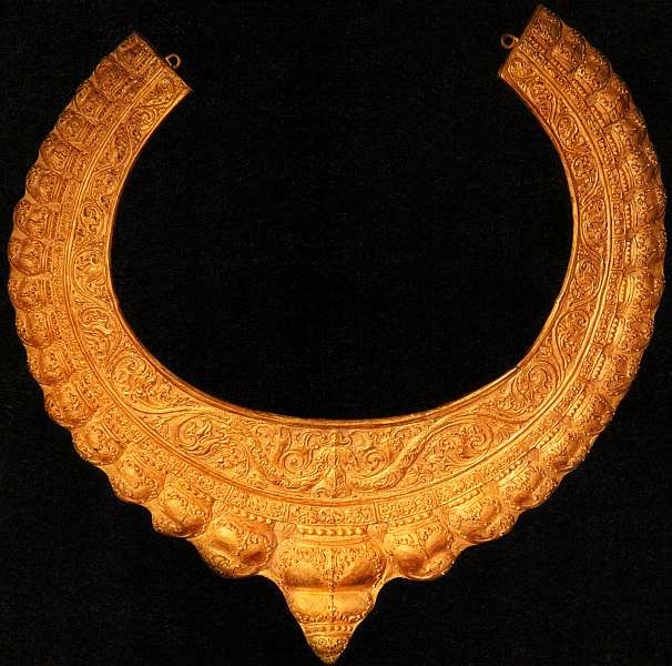 Иллюстрация к книге — Национальный музей Джакарта. [i_044.jpg]