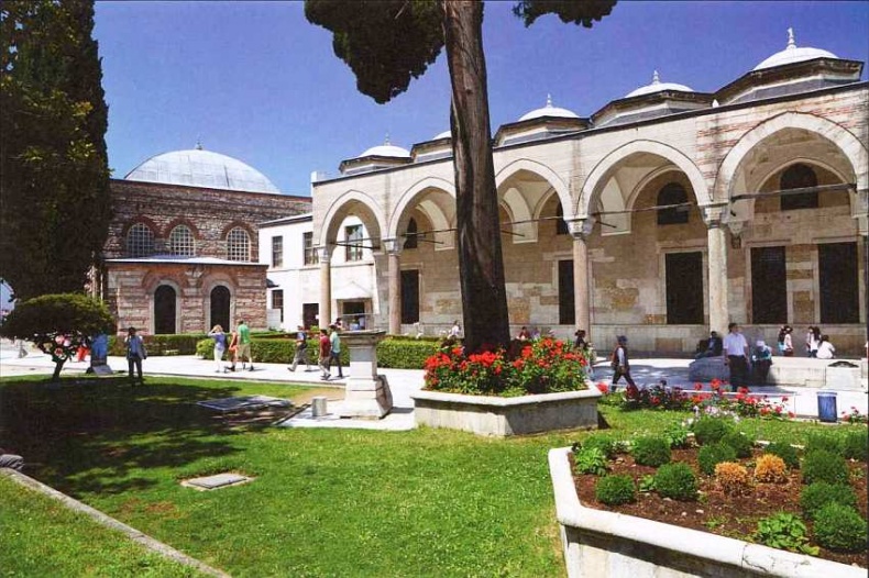 Иллюстрация к книге — Дворец-музей Топкапы Стамбул [i_027.jpg]