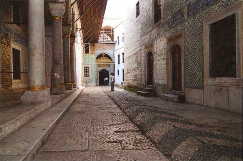 Иллюстрация к книге — Дворец-музей Топкапы Стамбул [i_029.jpg]