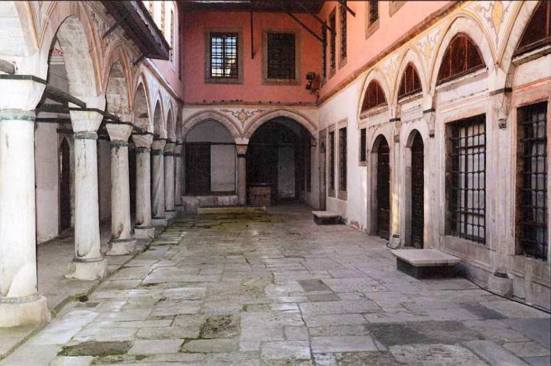 Иллюстрация к книге — Дворец-музей Топкапы Стамбул [i_030.jpg]