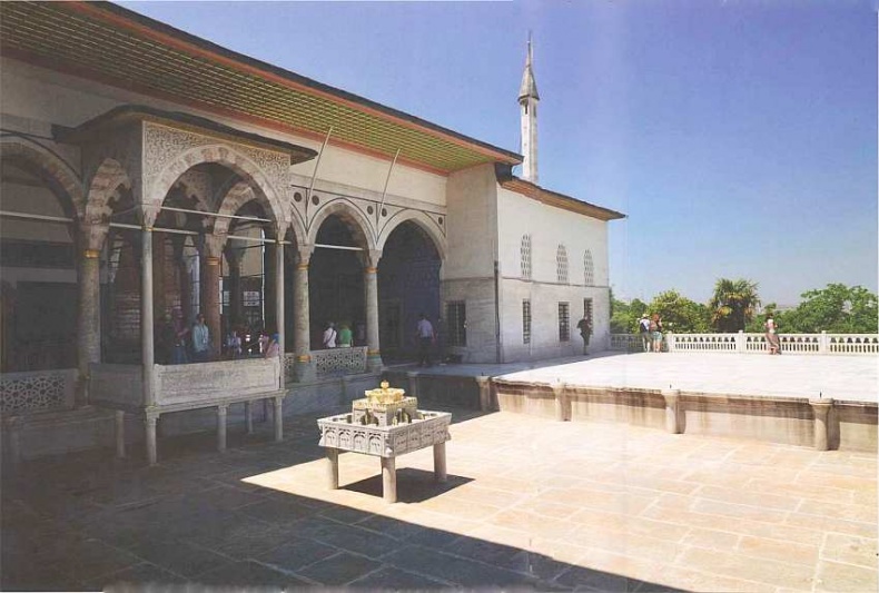 Иллюстрация к книге — Дворец-музей Топкапы Стамбул [i_073.jpg]