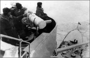 Иллюстрация к книге — Героические корабли Великой Отечественной [i_012.jpg]