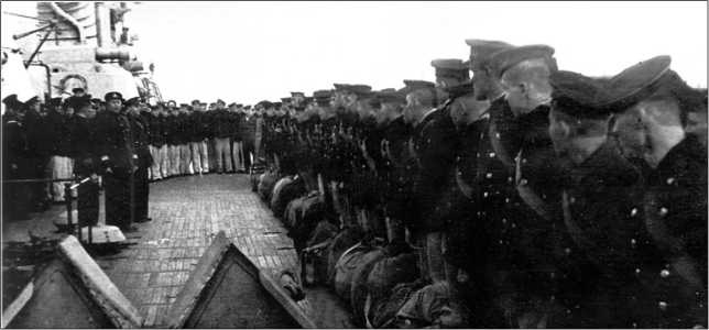 Иллюстрация к книге — Героические корабли Великой Отечественной [i_013.jpg]