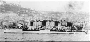 Иллюстрация к книге — Героические корабли Великой Отечественной [i_104.jpg]