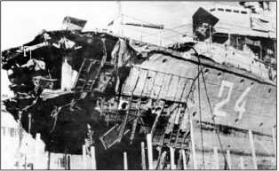 Иллюстрация к книге — Героические корабли Великой Отечественной [i_108.jpg]