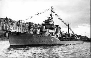 Иллюстрация к книге — Героические корабли Великой Отечественной [i_132.jpg]